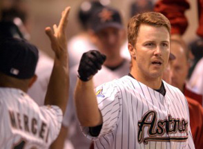 Alas, there will be no fist bumps for Jeff Kent in Survivor.